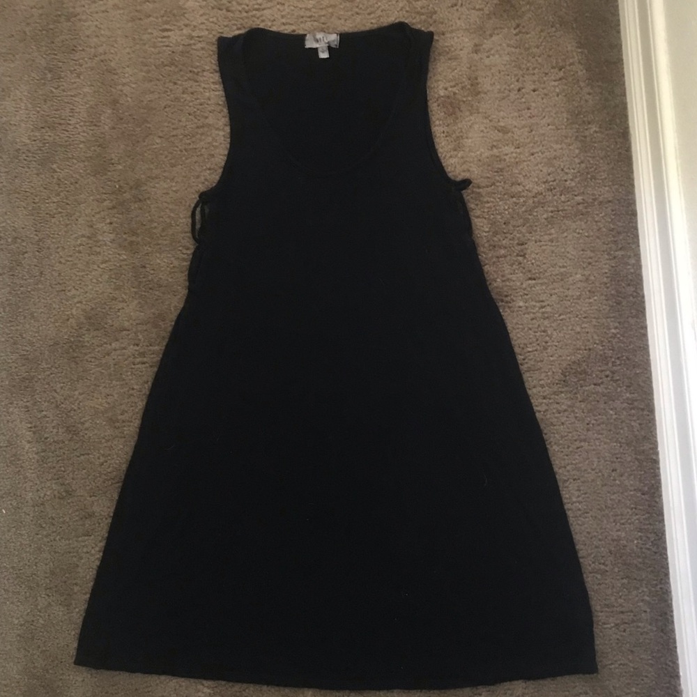 NYTT COTTON BLACK DRESS WITH CRISS CROSS SIDES